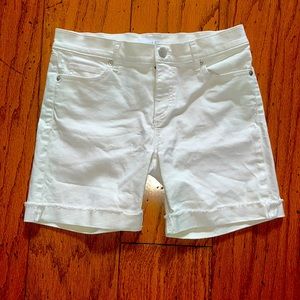Loft white size 4 denim shorts- perfect condition!